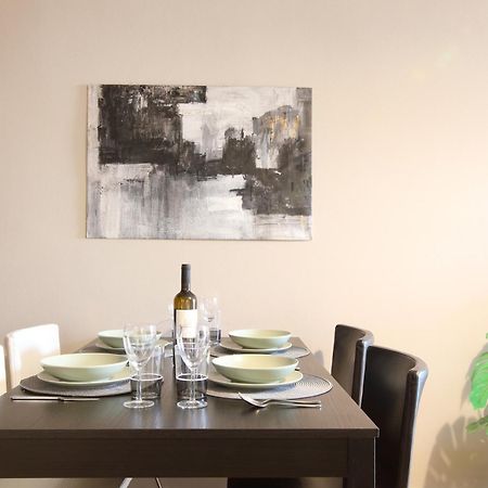 Modern 2Bd Apartment Next To Acropolis أثينا المظهر الخارجي الصورة